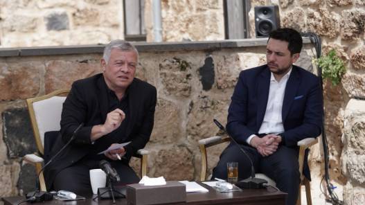 الملك يؤكد أهمية الاهتمام بالجانب السياحي في منطقة أم قيس