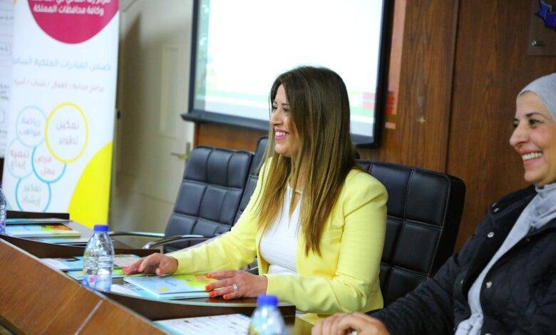 صبيح تعرض تجربة مركز زها الثقافي – صور