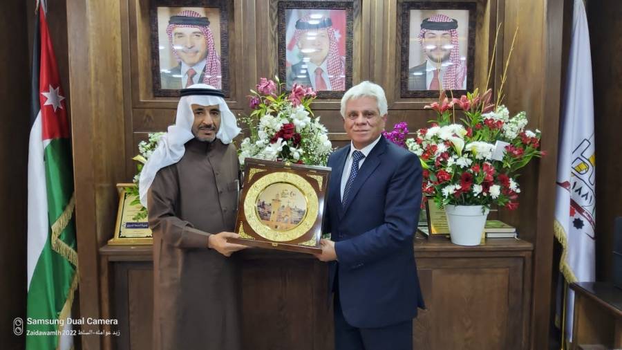 رئيس بلدية السلط يبحث سبل الاستثمارات مع وفد سعودي