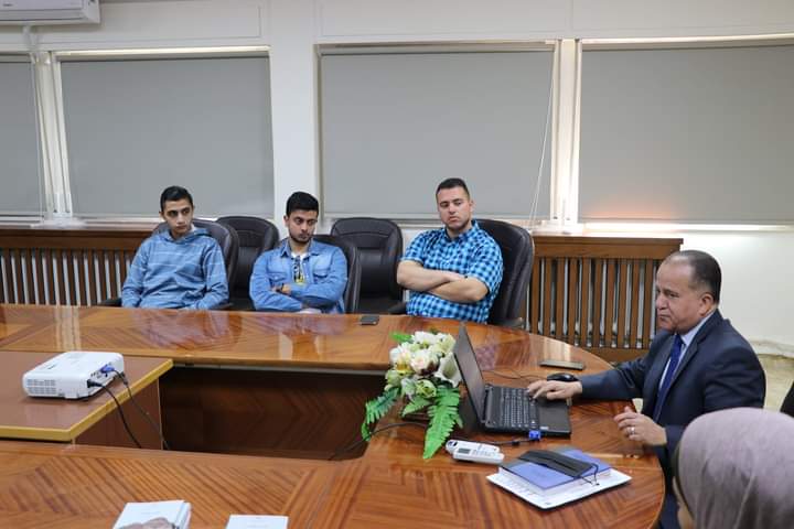 وفد طلابي يزور دائرة الإحصاءات العامة