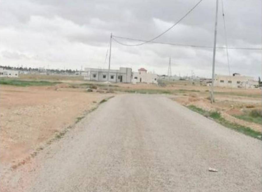 منطقة الغدير الاخضر بحاجة لاستحداث شبكات مياه و تعبيد شوارعها