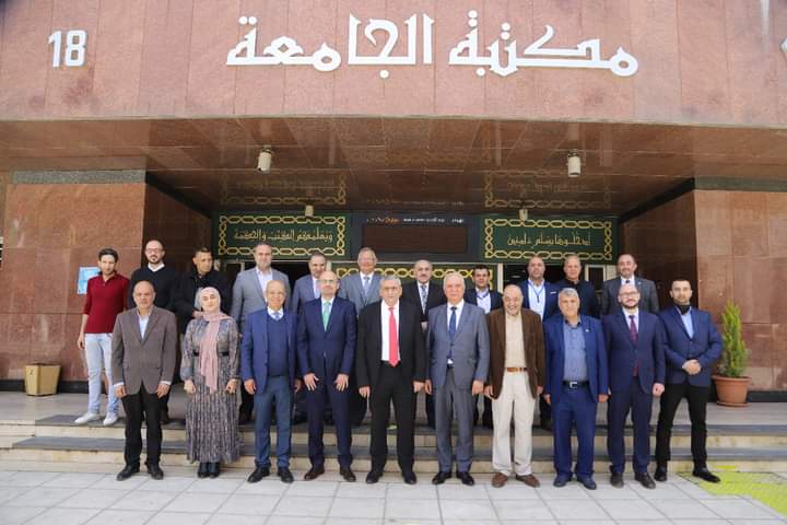 مئوية الدولة في الأرشيف الصحفي معرضًا في مكتبة الأردنية..صور