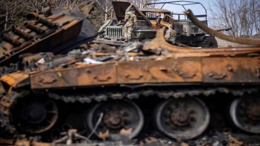 هيومن رايتس ووتش تحض أوكرانيا على التحقيق في ارتكاب مقاتليها جرائم حرب محتملة