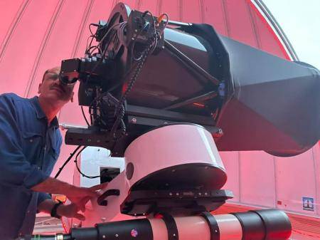 فلكي أردني يؤكد أن صيام الأحد هو الصحيح