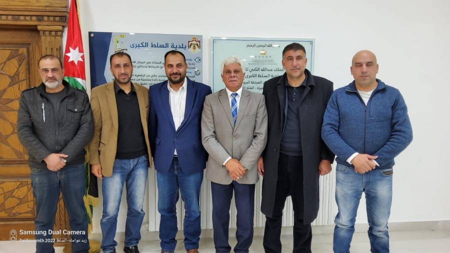 إدارة نادي إتحاد شباب السلط يهنئون عمدة السلط الجديد