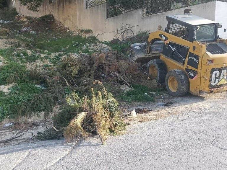 بلدية الفحيص تطلق حملة للنظافة العامة في جميع مناطق المدينة