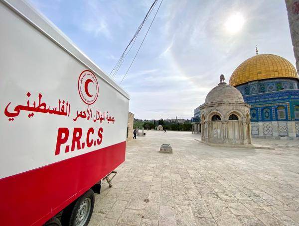 الإسعاف وشباب الهلال الأحمر في القدس ينهيان استعداداتهما لرمضان