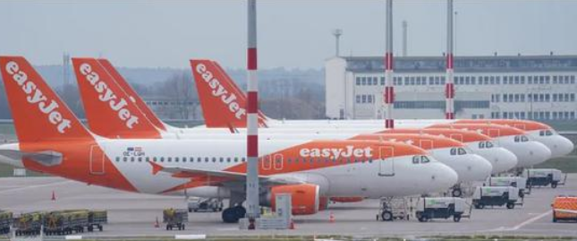 كورونا يكشر عن أنيابه.. ويلغي مئات الرحلات الجوية