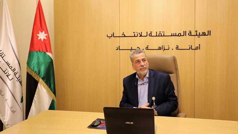 الكلالدة يودع الهيئة المستقلة للانتخاب