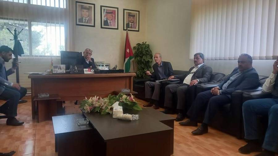 التوافق على توزيع مياه نبع قويلبة مناصفة بين المزارعين ومالكي صهاريج المياه