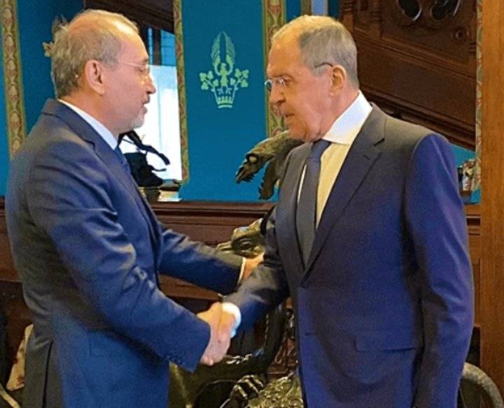 الصفدي يلتقي وزير الخارجية الروسي