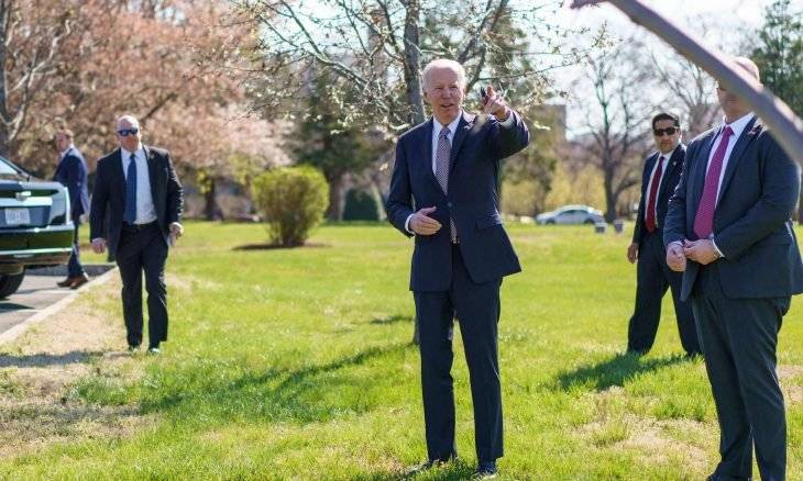 بايدن يدعو إلى محاكمة بوتين في “جرائم حرب”.. وموسكو ترد: لنبدأ بالعراق ويوغسلافيا