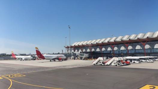 إسبانيا تطرد نحو 25 دبلوماسيا روسيا