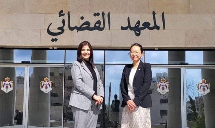 توقيع مذكرة تفاهم بين المعهد القضائي واللجنة الدولية للصليب الأحمر.