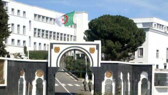 الجيش الجزائري يعتقل 7 ارهابيين في عمليات منفصلة