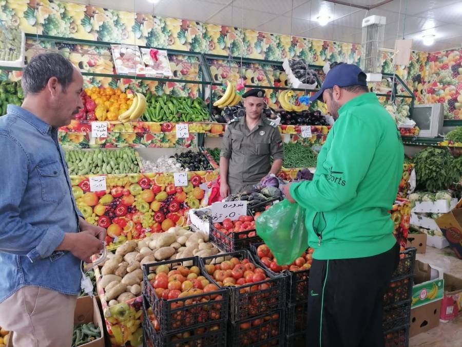 جولة ميدانية لمراقبة الأسواق التجارية في لواء الموقر