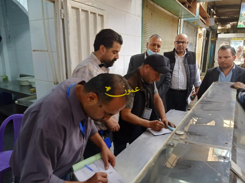 إغلاق ملحمة ومخالفة 26 محلا تجاريا في الزرقاء