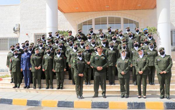 تخريج دورة الوكلاء الخاصة في مركز تدريب المرأة العسكرية