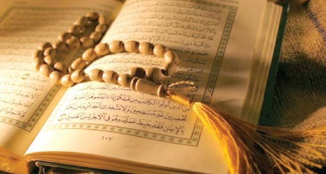 حكم القراءة عن المصحف في الصلاة