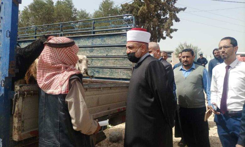 الأوقاف تسلم وحدة سكنية ومساعدات لأسر في المفرق