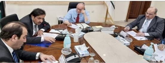 وزير الأشغال العامة والإسكان يلتقي نقيب ومجلس نقابة المقاولين