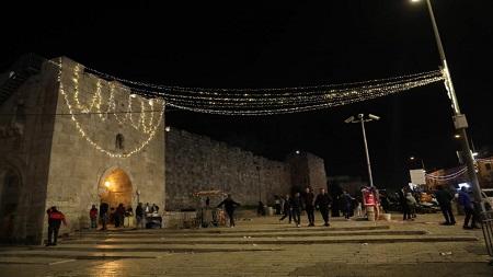 سلطات الاحتلال تمنع المصلين من دخول الأقصى