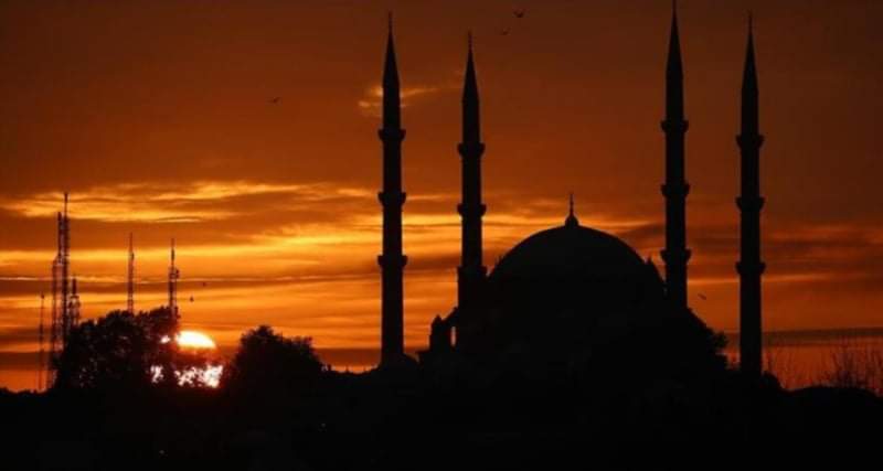 لماذا يؤذن آذان الفجر الوحيد مرتين؟