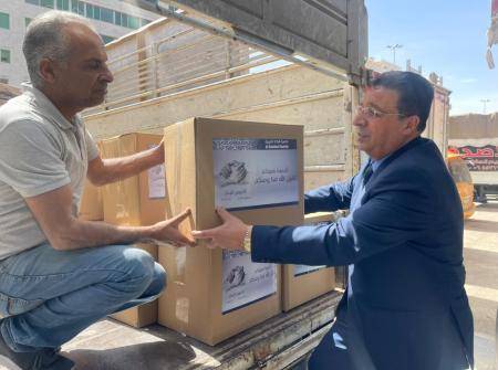 جمعية البداد توزع الطرود الخيرية خلال الشهر الفضيل