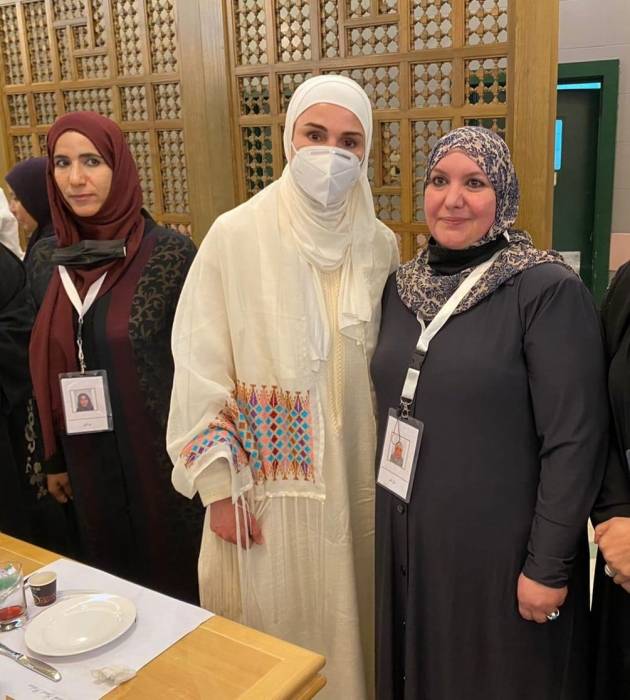 الملكة رانيا تؤدي مناسك العمرة