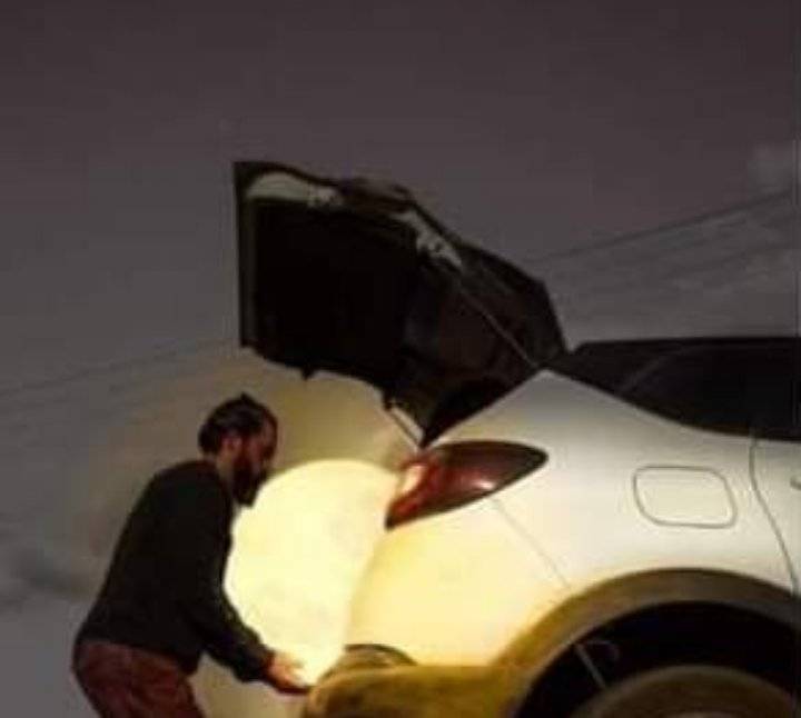 بولندى يسرق القمر فى حقيبة سيارته بجلسة تصوير سحرية استغرقت عامين _صور