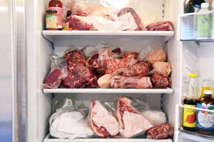 الغذاء والدواء تحذر ربات البيوت خلال فك تجميد المجمدات