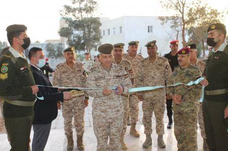 المساعد للعمليات والتدريب يفتتح مجمعاً إدارياً في مديرية أمن وحماية المطارات