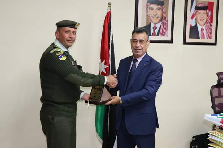 وفد عسكري من معهد الإدارة والتدريب اللوجستي يزور دائرة الإحصاءات العامة_صور