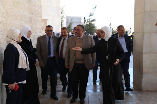 نائب رئيس جامعة العلوم الإسلامية يفتتح معرض طلبة  الفنون والعمارة الإسلامية