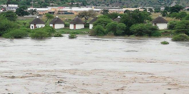 54 قتيلاً جراء فيضانات جنوب إفريقيا