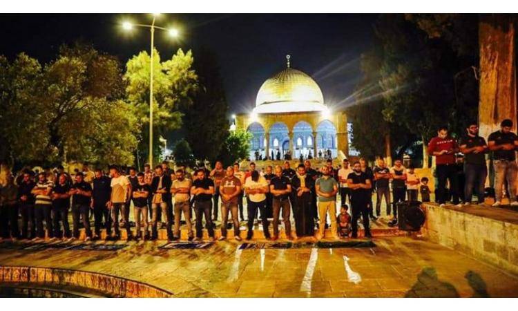 أوقاف القدس: أكثر من 50 ألفا يؤدون صلاة التراويح