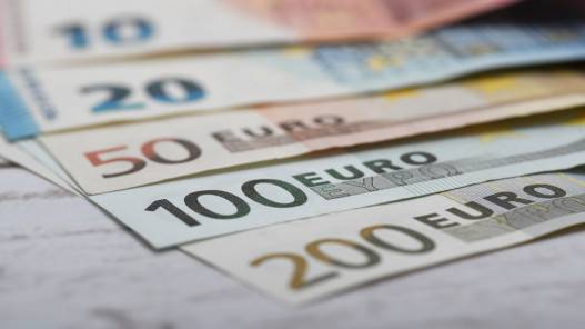 فرنسا تجمد 23.7 مليار يورو من الأموال الروسية