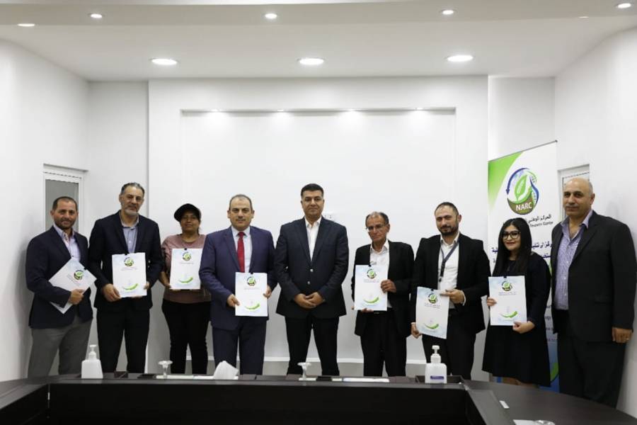 الحنيفات يرعى توقيع اتفاقيات في حاضنة الابتكار وريادة الأعمال الزراعية...صور