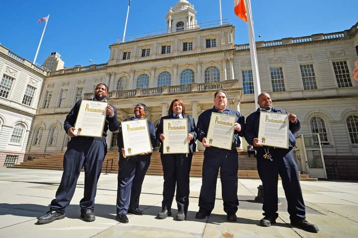 5 أشخاص يتقاسمون مكافأة بسبب معلومات أدت لاعتقال مطلق الرصاص في نيويورك