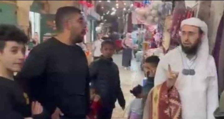مستوطن يحاول دخول المسجد الأقصى بلباس إسلامي