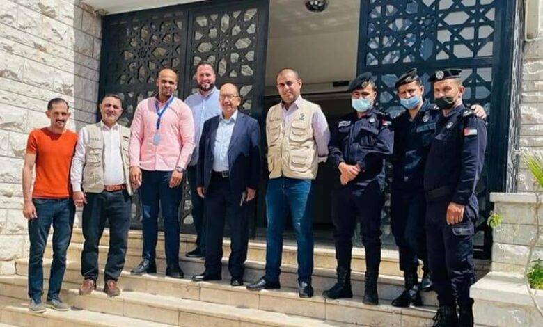 محافظة العقبة تنفذ جولات رقابية للوقوف على مدى الالتزام بتعليمات وشروط الصحة العامة