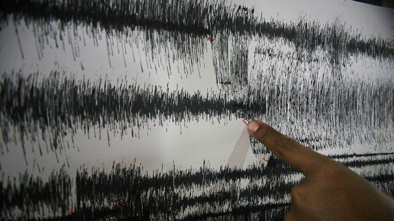 هزة أرضية بقوة 4.4 درجة تضرب المغرب