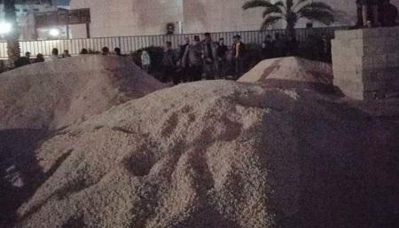 أكوام من (الحصمة) في ساحة الكالوتي