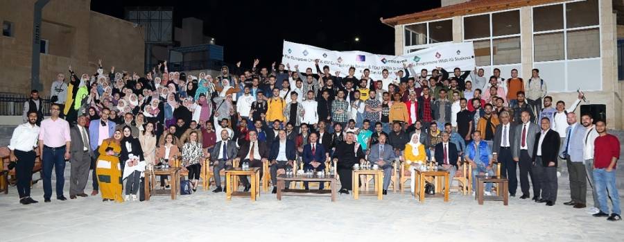 جامعة الزرقاء تقيم افطارا رمضانيا لطلبة EduSyria