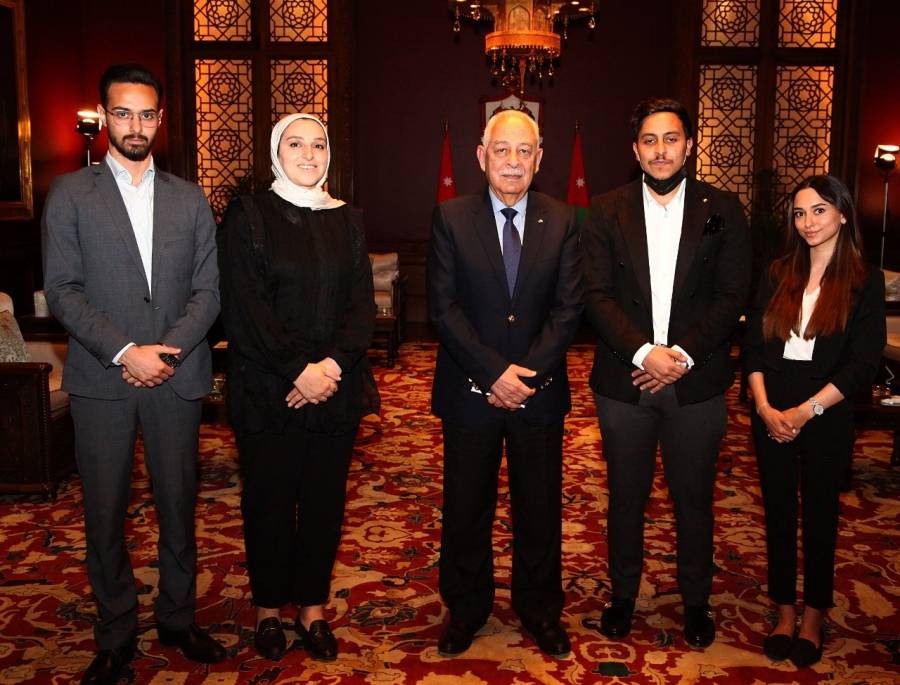 العيسوي يلتقي عددًا من طلبة جامعة الأميرة سمية...صور