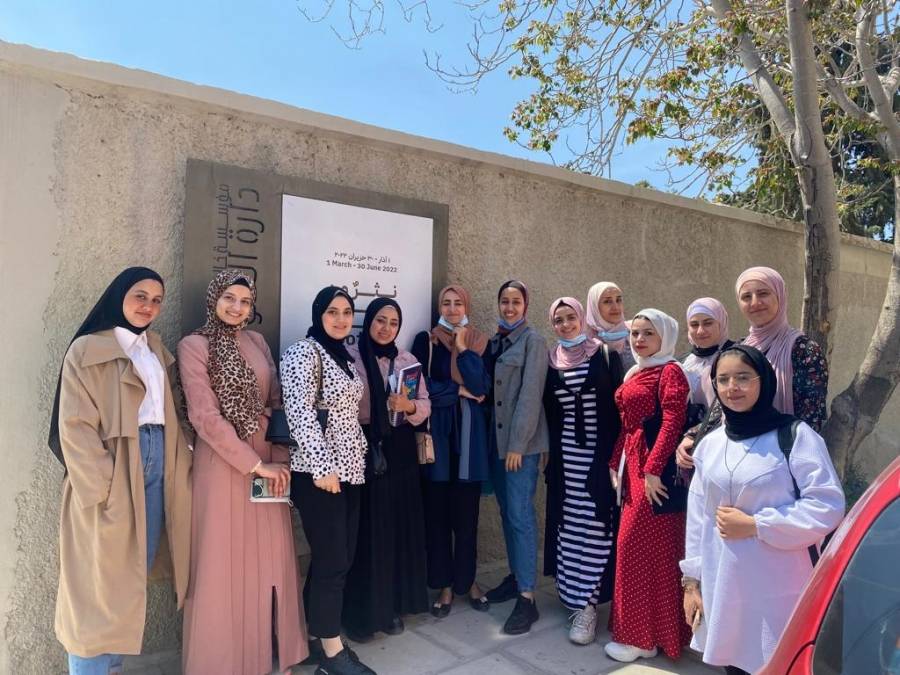 قسم اللغة الانجليزية في فيلادلفيا يزور دارة شومان للفنون...صور