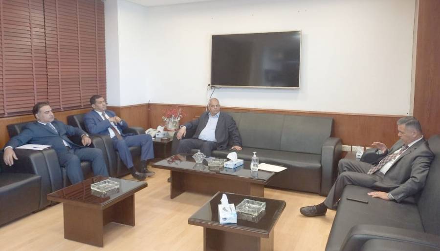 بحث سبل تنمية المجتمعات المحلية الواقعة بمحيط المناطق الحرة والمناطق التنموية