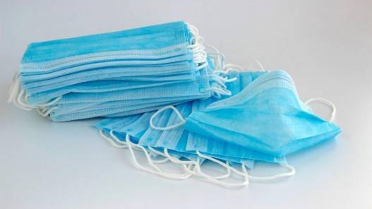 قاضية أميركية تلغي إلزامية الكمامات في وسائل النقل العام