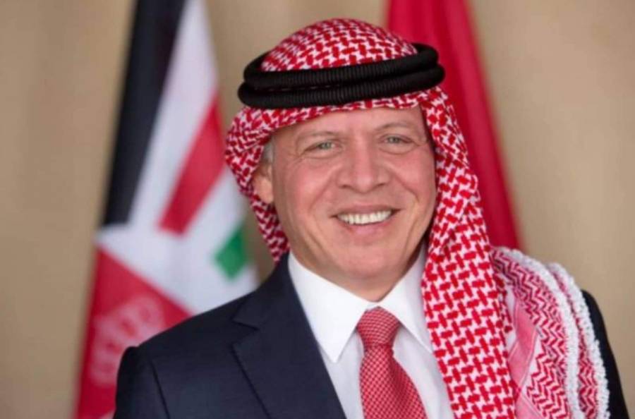 عمان الاهلية  تهنئ بعودة جلالة الملك سالماً معافى لأرض الوطن