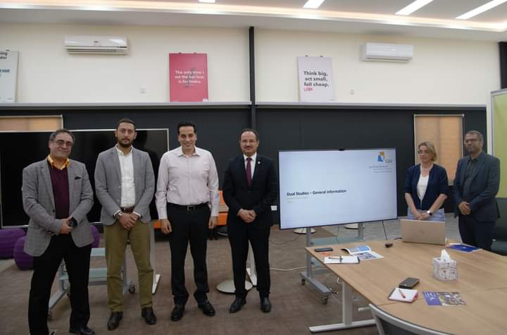 بحث التعاون بين الجامعة الألمانية الأردنية ونقابة أصحاب السيارات